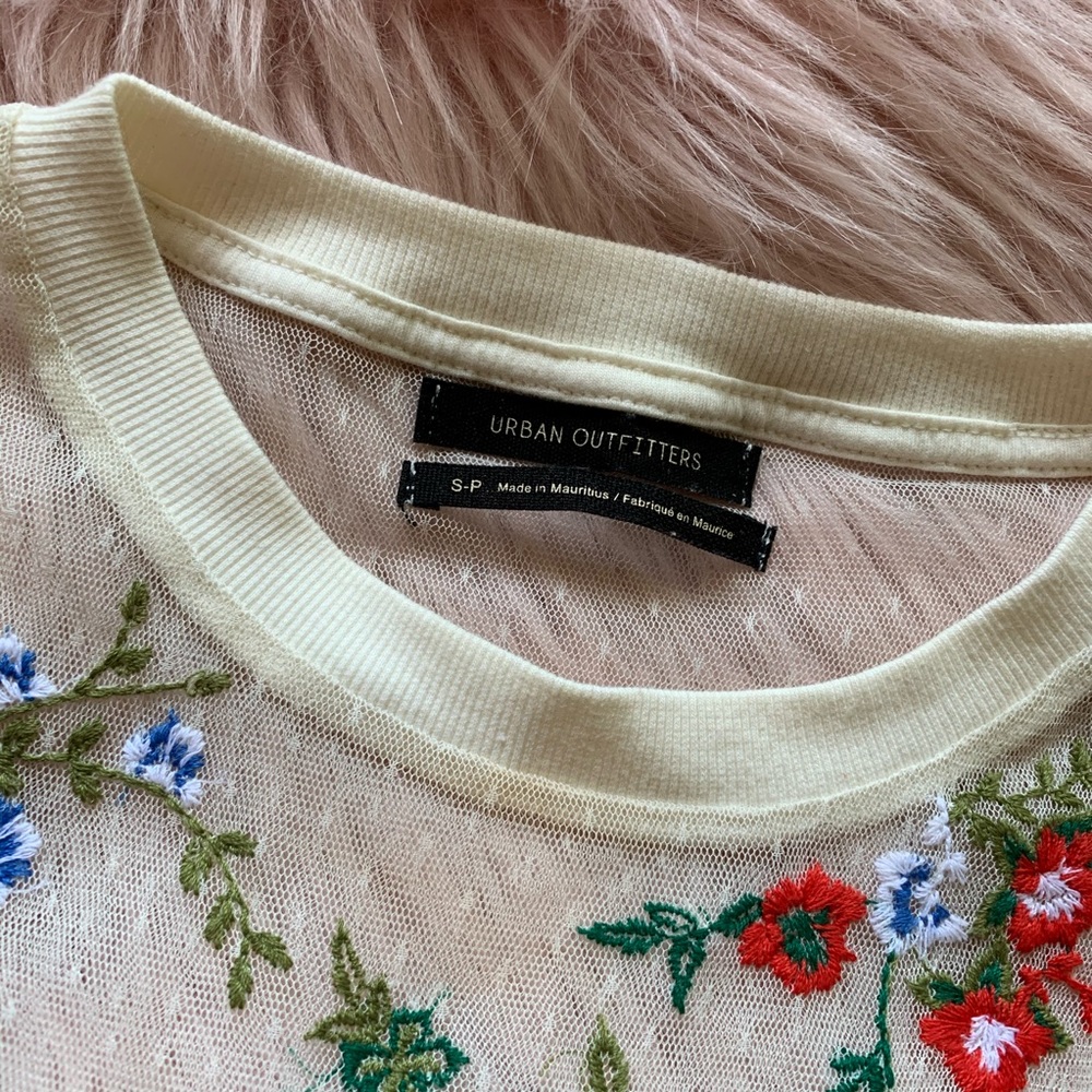 Embroidered Top - Picture 4 of 4